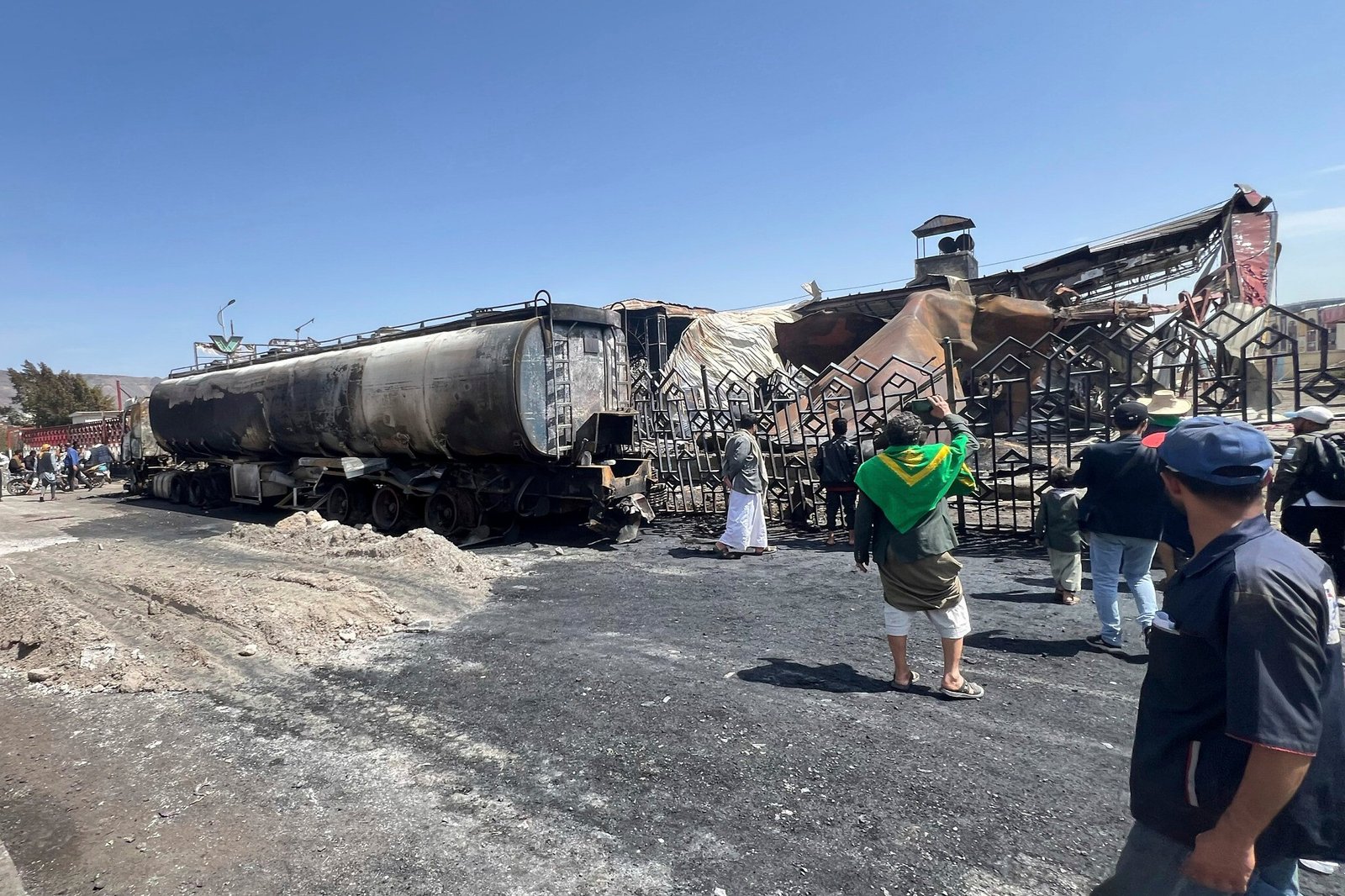 10 Dead in Israeli Strikes on Yemen’s Capital, Houthi-Run Health Ministry Reports