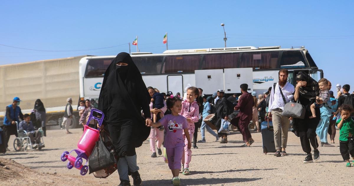 Afghanistan: 76 dead in bus accident carrying migrants returning from Iran, according to authorities