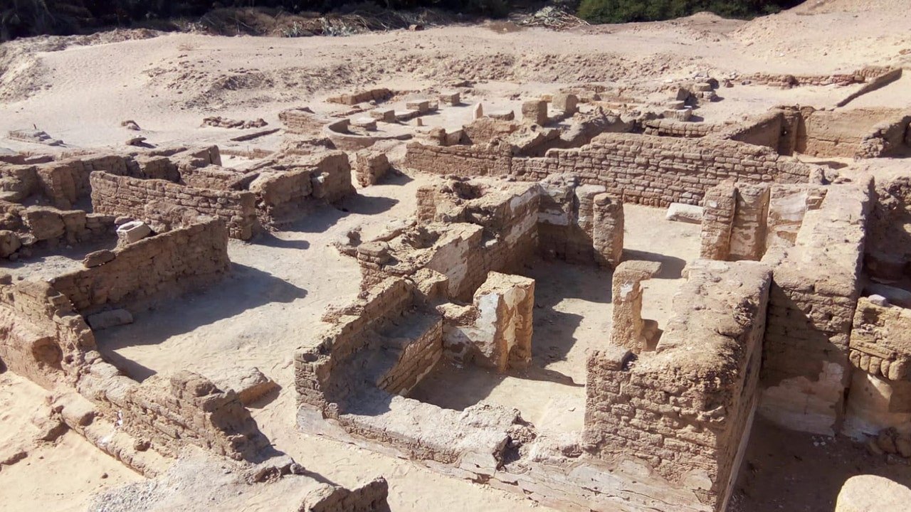 archaeologists uncover 12c500 year old churches in egypts western desert