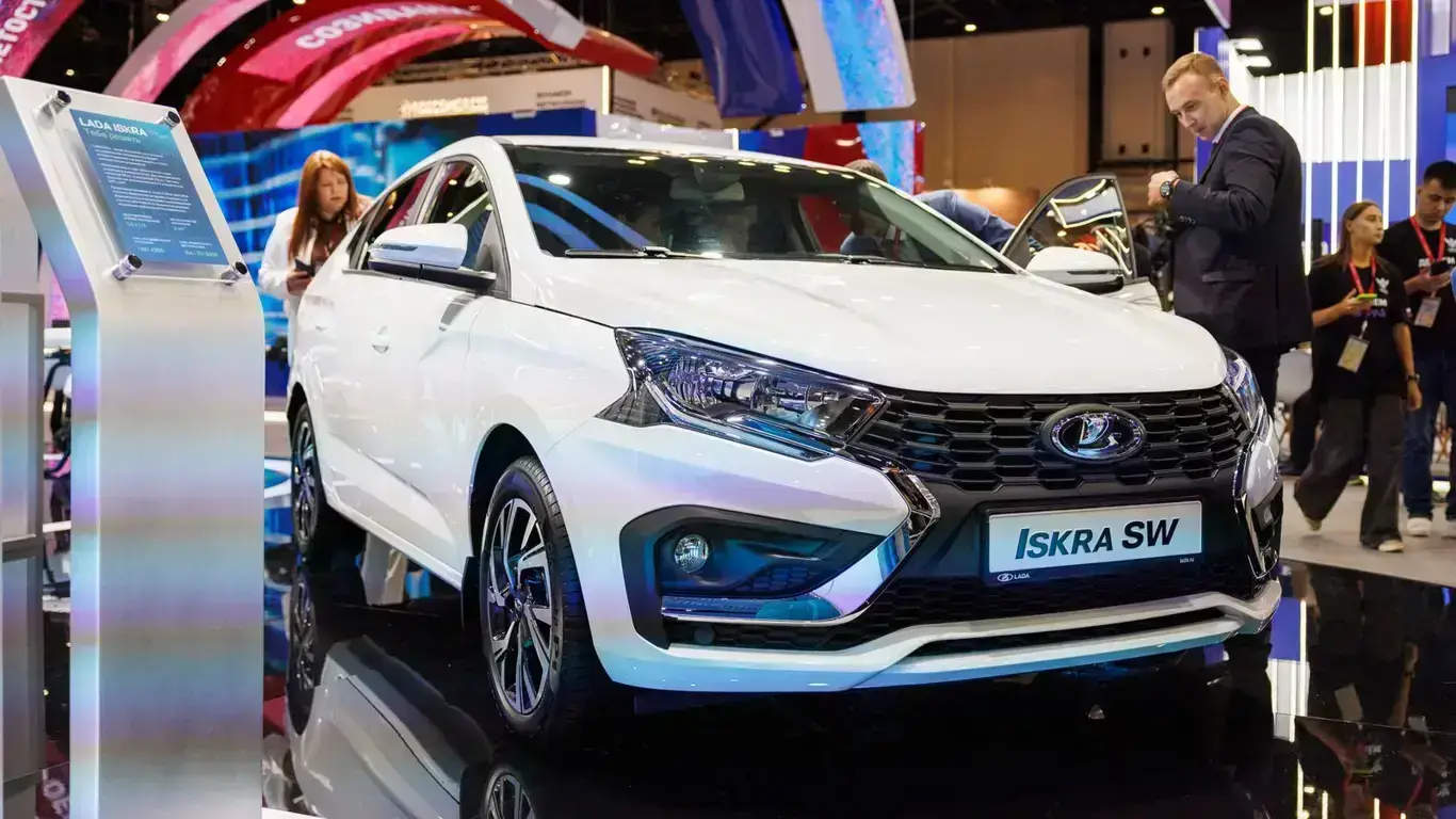 AVTOVAZ reveals taxi versions of LADA Iskra SW and LADA Aura