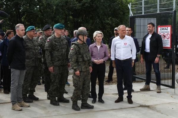 Border Syndrome: Von der Leyen Stands Under Belarusian Rifles – RMF24