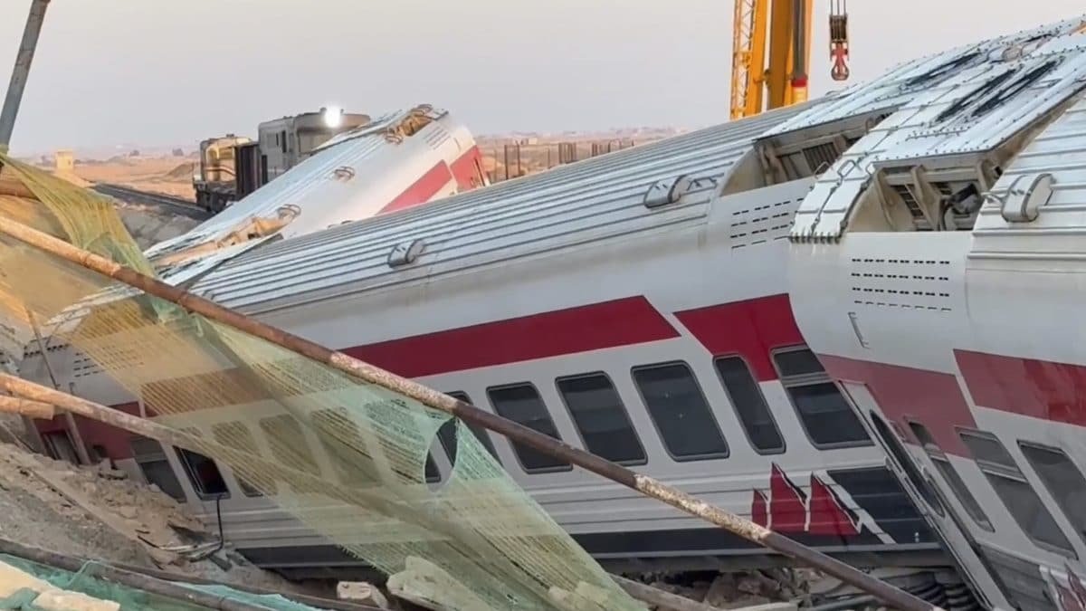 cairo bound train derails in egypt2c 3 dead and nearly 100 injured