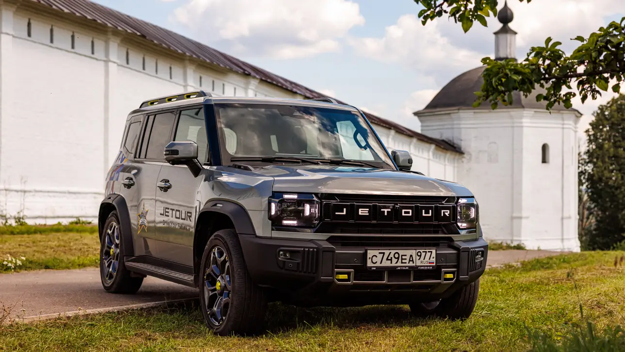 Chinese Response to Defender: Pros and Cons of the Jetour T2 Crossover