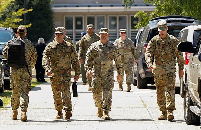 Donald Trump takes control of Washington police and deploys troops in the city