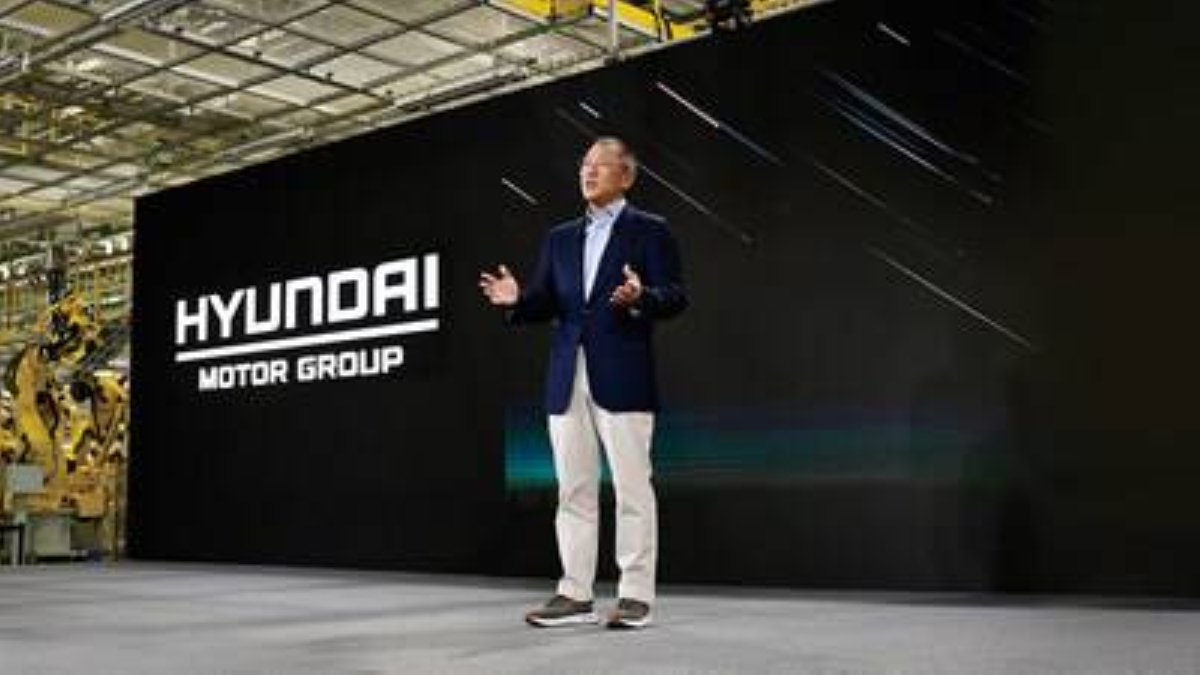 Hyundai Motor Group Executive Chair Euisun Chung and Chung Family Honored with Automotive News Centennial Award
