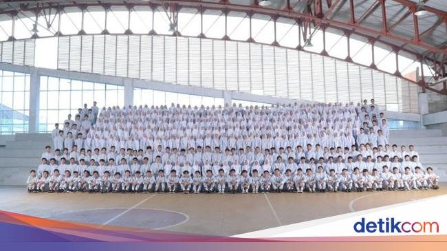 impressive 91.5525 of graduates from schools in jakarta successfully pass national universities and foreign universities