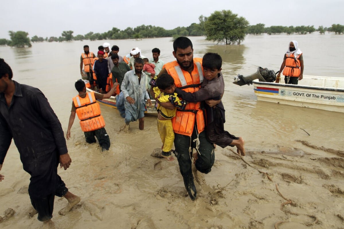 Iran expresses condolences and offers assistance to Pakistan following deadly floods