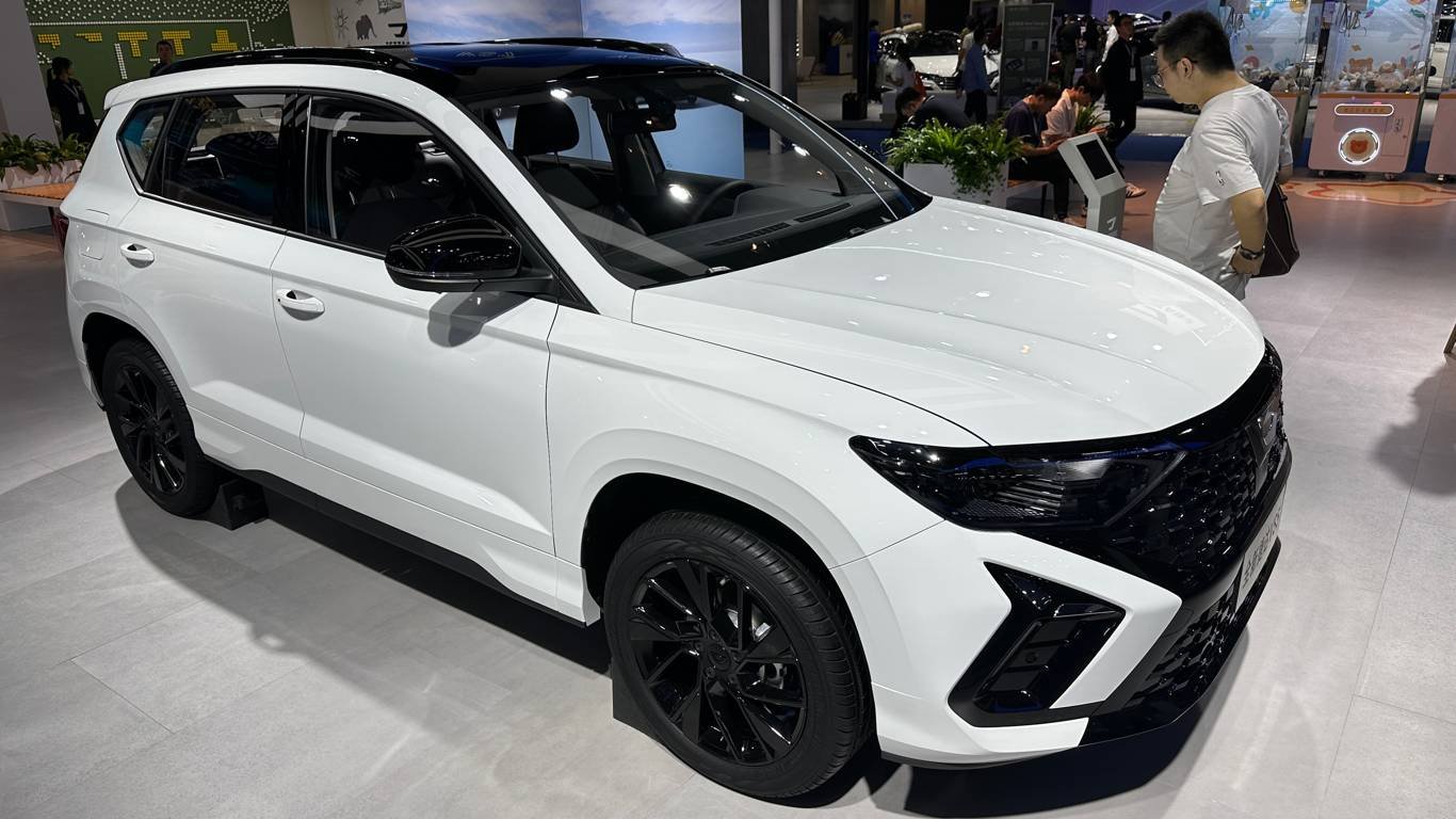 jetta presented a full lineup in chengdu3a from compact crossovers to the new flagship vs8