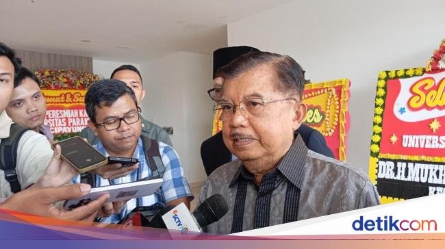 jusuf kalla comments on students participating in august 25th demonstration