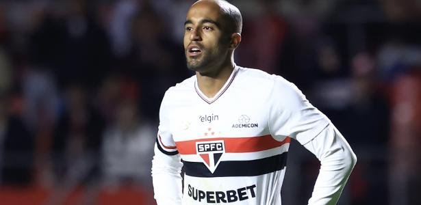 Lucas Moura to undergo knee arthroscopy after reporting pain