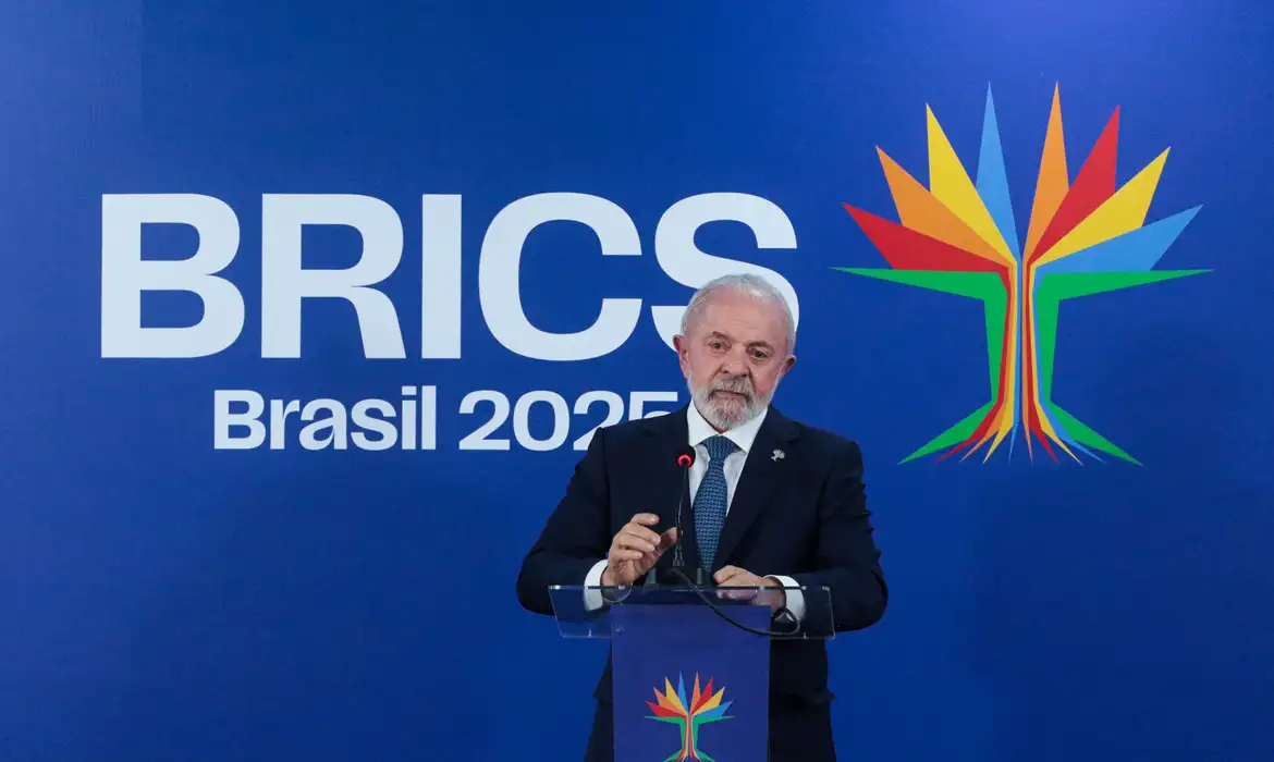 Lula calls for extraordinary Brics meeting to negotiate new response to the US