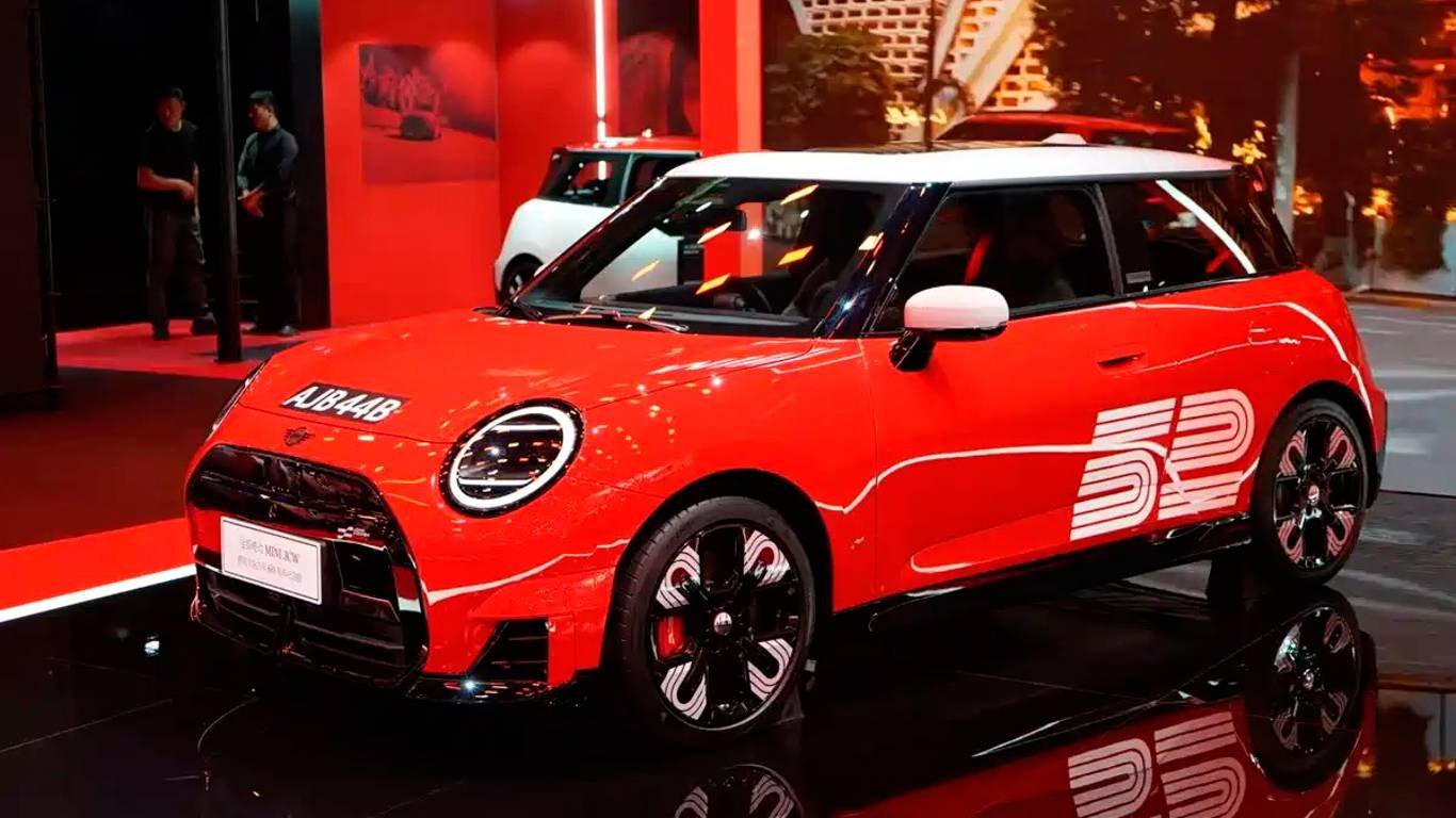 MINI JCW Monte Carlo Night: The Legend of Rally Returns After 60 Years in a New Format