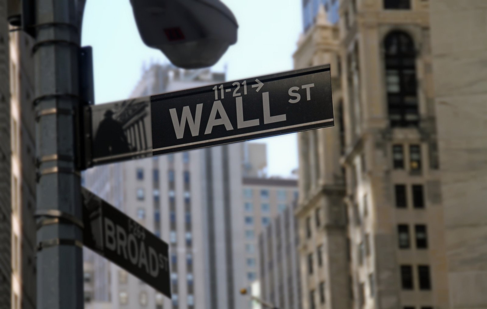 NY Futures Fall After Trump Announces Fed Director Lisa Cook’s Dismissal