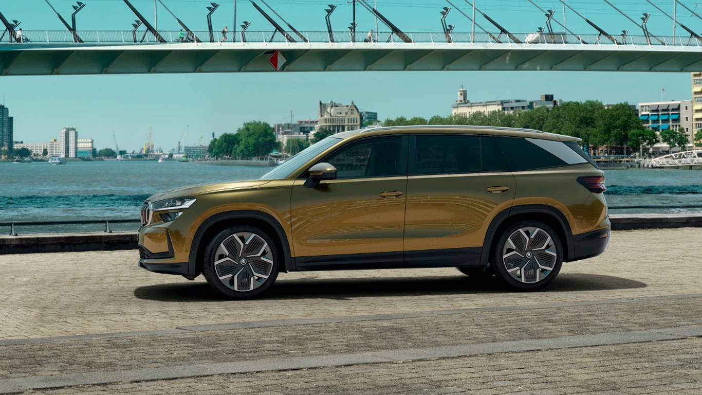 Parallel import revives car dealerships: hot new releases brought to Russia
