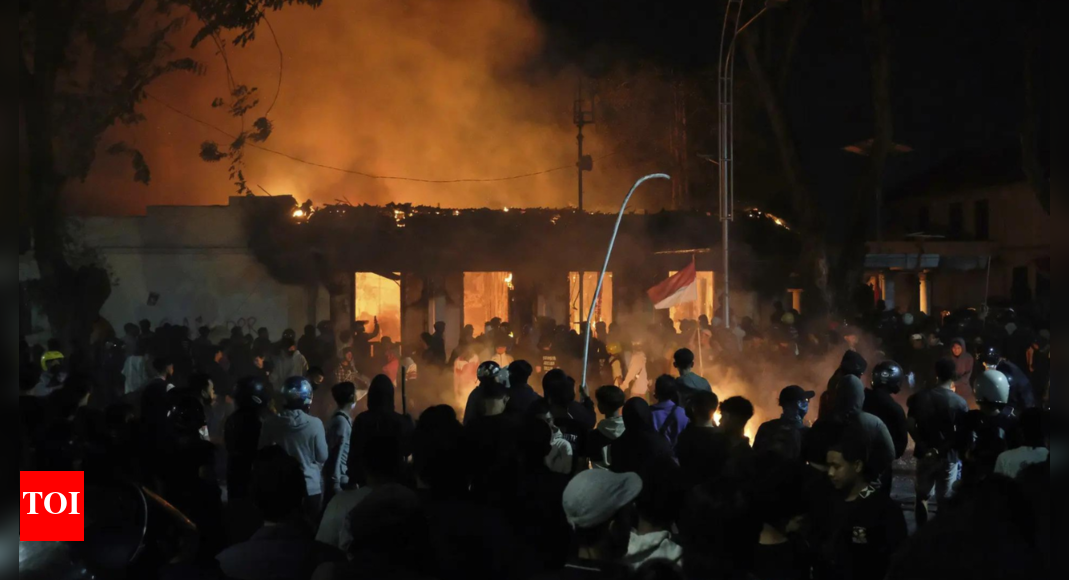 protests escalate in indonesia3a finance ministers residence looted during unrest