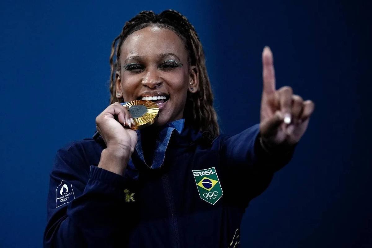 Rebeca Andrade announces she will no longer compete in floor exercises