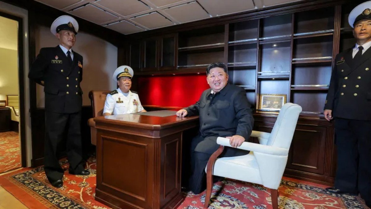Report: Kim Jong Un Inspects Test Launch of New Anti-aircraft Missiles