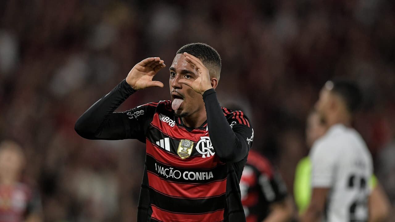 Samuel Lino Disagrees with Filipe Luís on National Team Selection after Flamengo’s 8-0 Victory