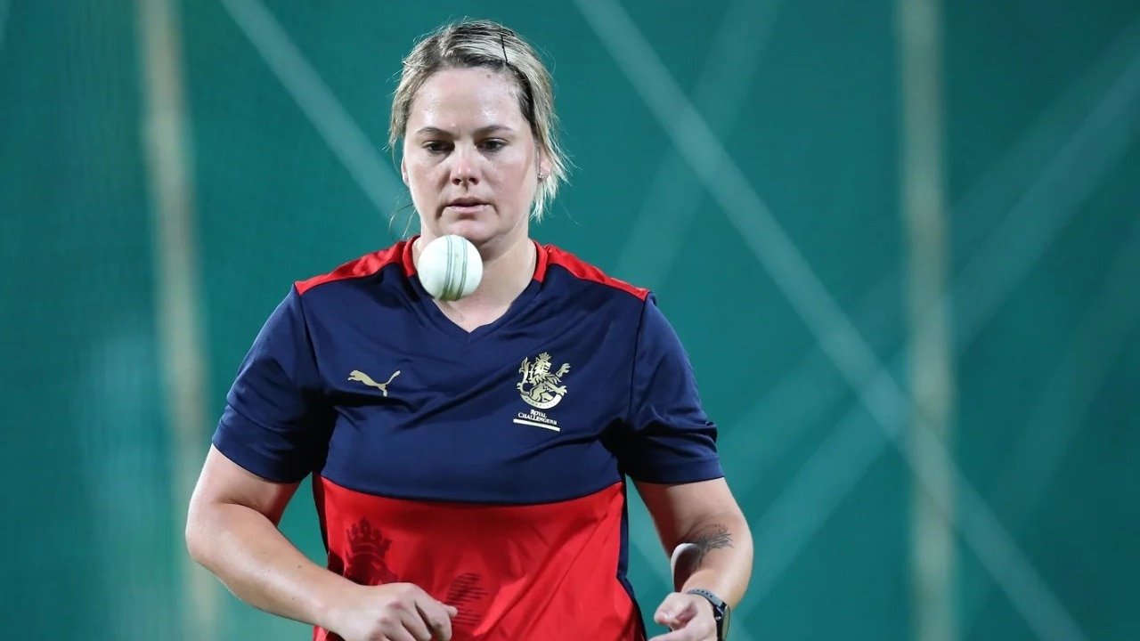 South Africa coach confirms Dane van Niekerk won’t feature in Women’s World Cup