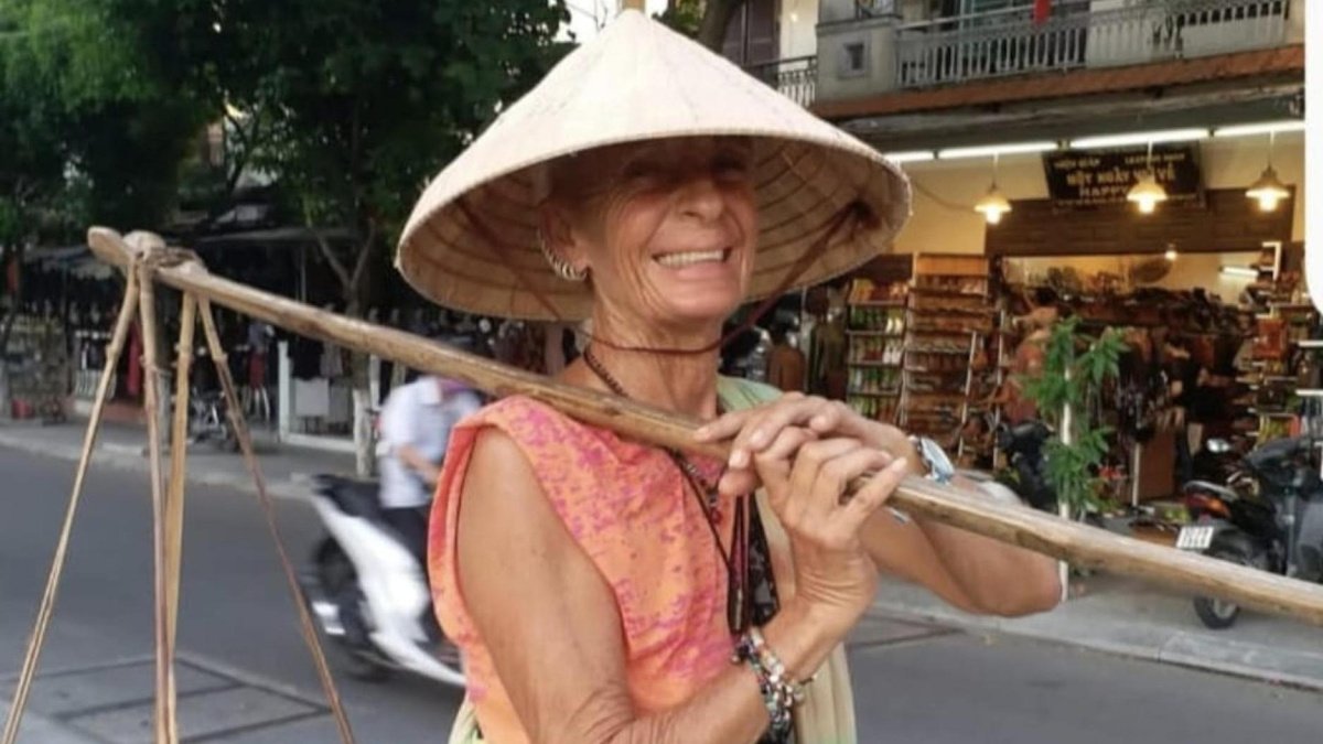 spanish tourists body found in indonesia after two months missing