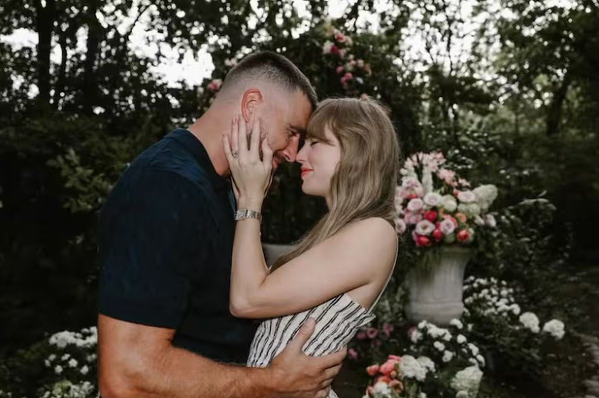 Taylor Swift fulfills prophecy after announcing engagement to Travis Kelce; understand
