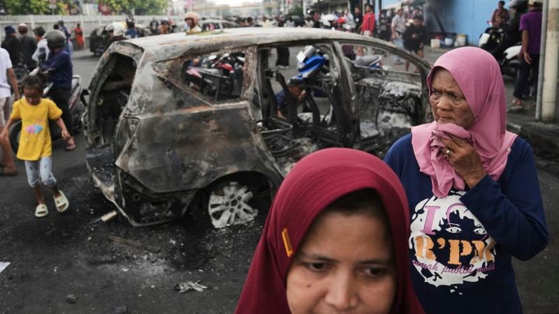 three dead in indonesia as protesters set fire to regional parliament building