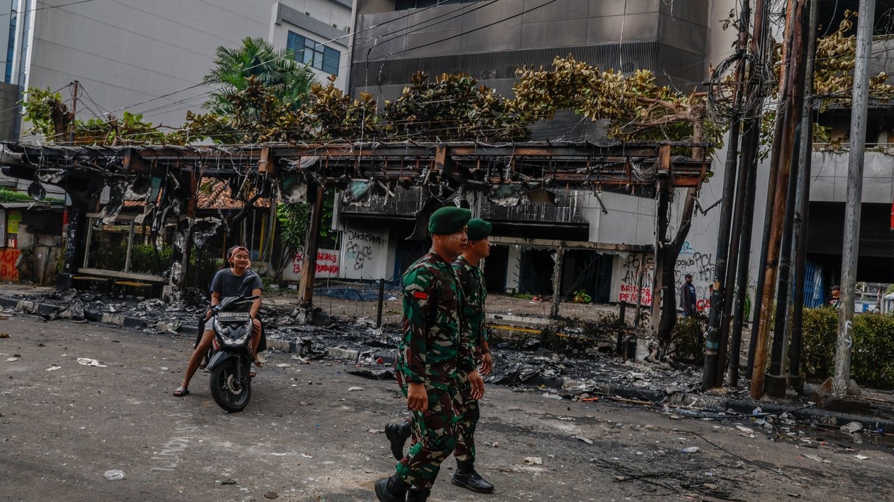 three people dead in a fire during a protest in indonesia