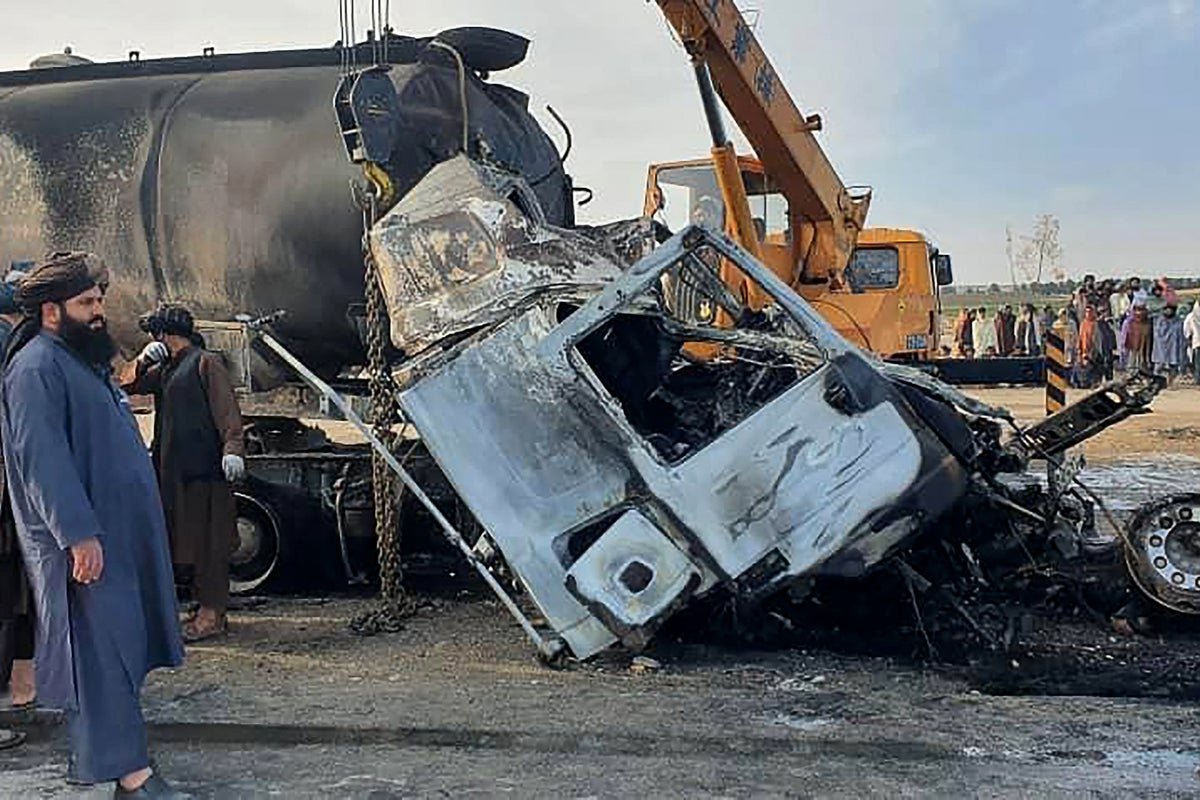 Tragic Accident: 71 Afghan Refugees Killed in Massive Bus Crash After Being Deported by Iran