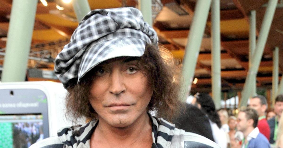 Valery Leontiev Hides His Wig Under a Baseball Cap and Visits Moscow to See an Old Friend