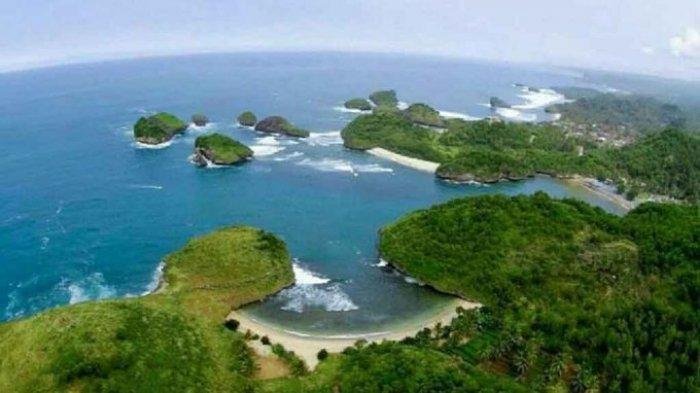 4 amazing tourist destinations in java with indonesias natural beauty2c like raja ampat