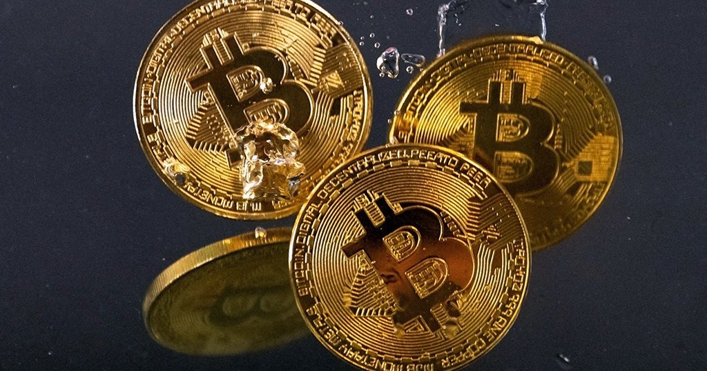 Anonymous transferred bitcoins for the first time since 2013 and earned over $40 million
