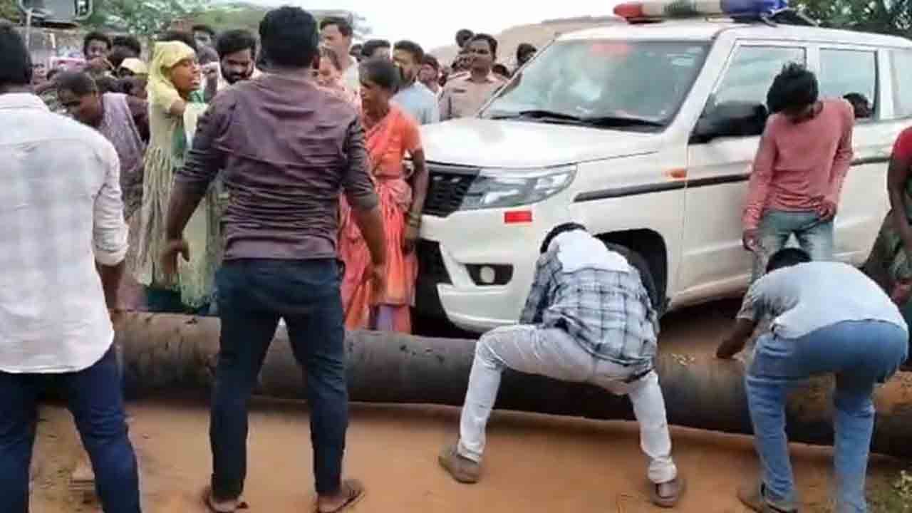 ap home minister 7c fishermen protest against ap home minister in vangalapudi district