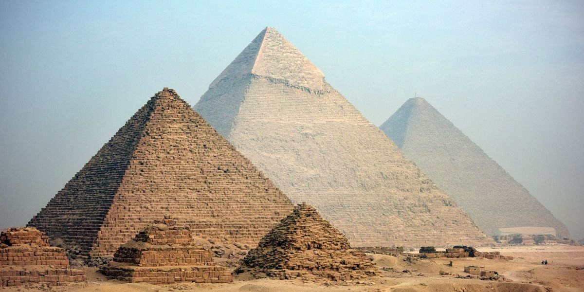 archaeologists discover second hidden city 22c000 feet under giza pyramids