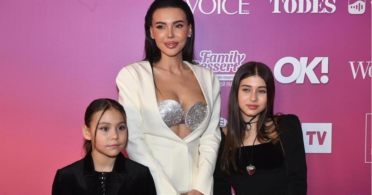 ariela samoilova becomes a goth3a daughter of star couple searches for herself while parents go through another crisis