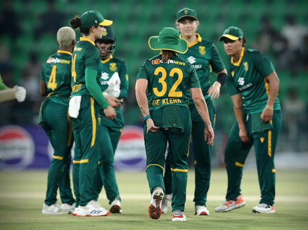 baakier abrahams praises south africas batting approach before odi series finale against pakistan
