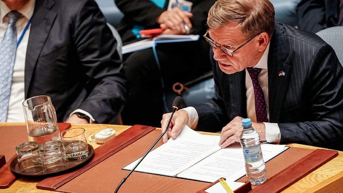 berlin2c paris and london urge iran to act quickly