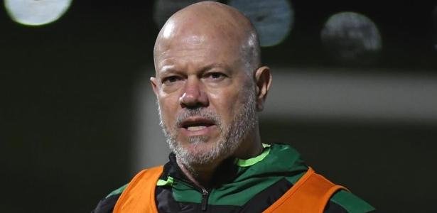 Bolivia Plays at 4,000 Meters Altitude; Brazilian Has something to do with it