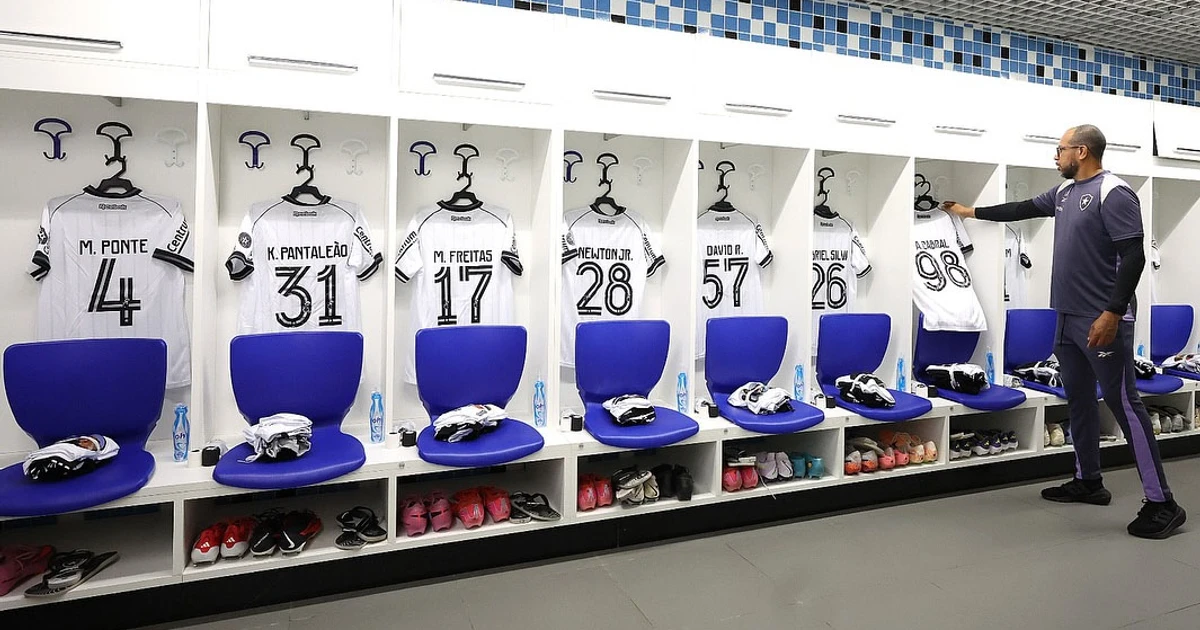 botafogo faces gremio wearing new white jersey with many absences