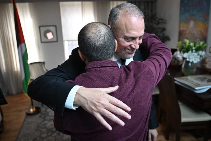 Cheers and Hugs as Britain Recognizes Palestinian Statehood
