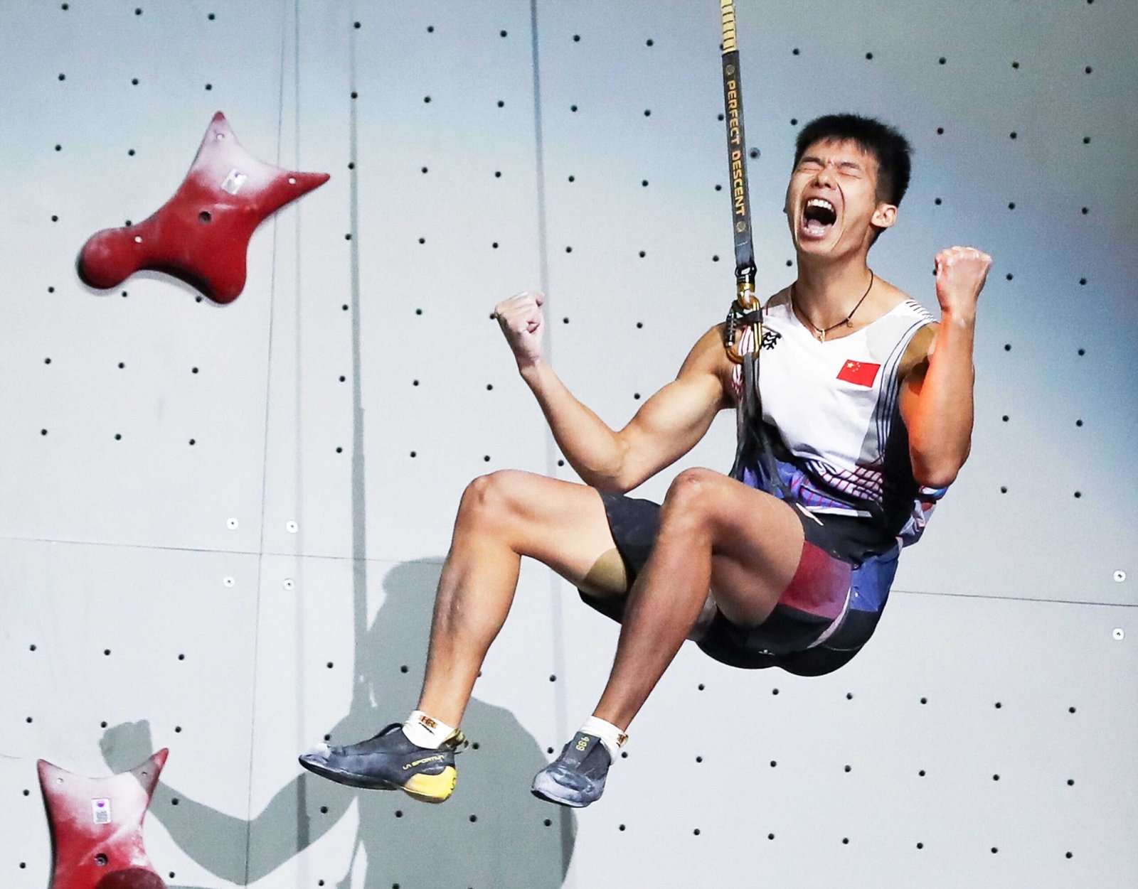 chinese climber long jian guo wins mens speed climbing world championship gold medal again after 13 years