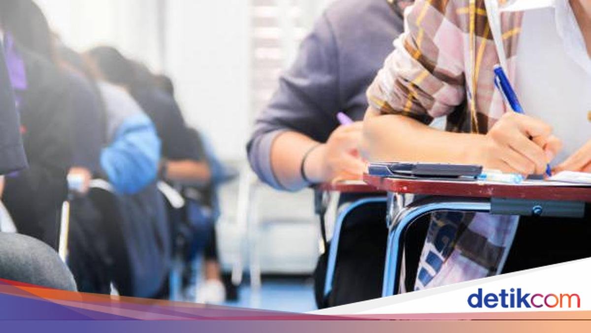 different from indonesia2c india has 8 entrance exams for universities