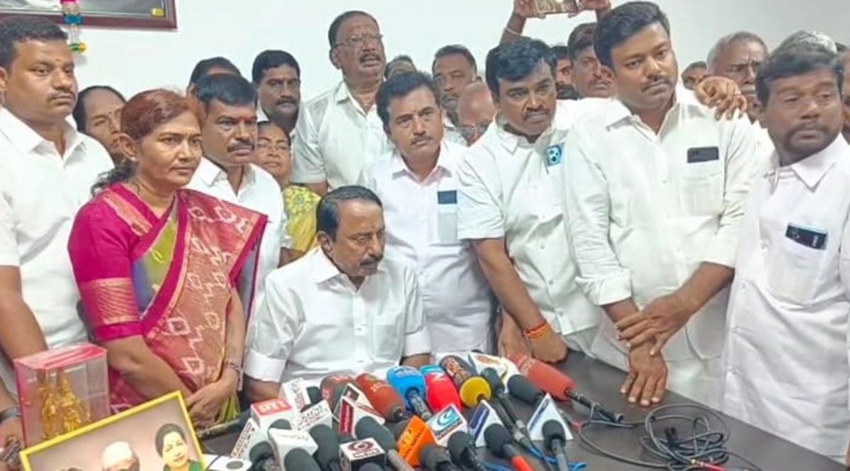 dmk must unite according to my belief2c says former minister sengottaiyan