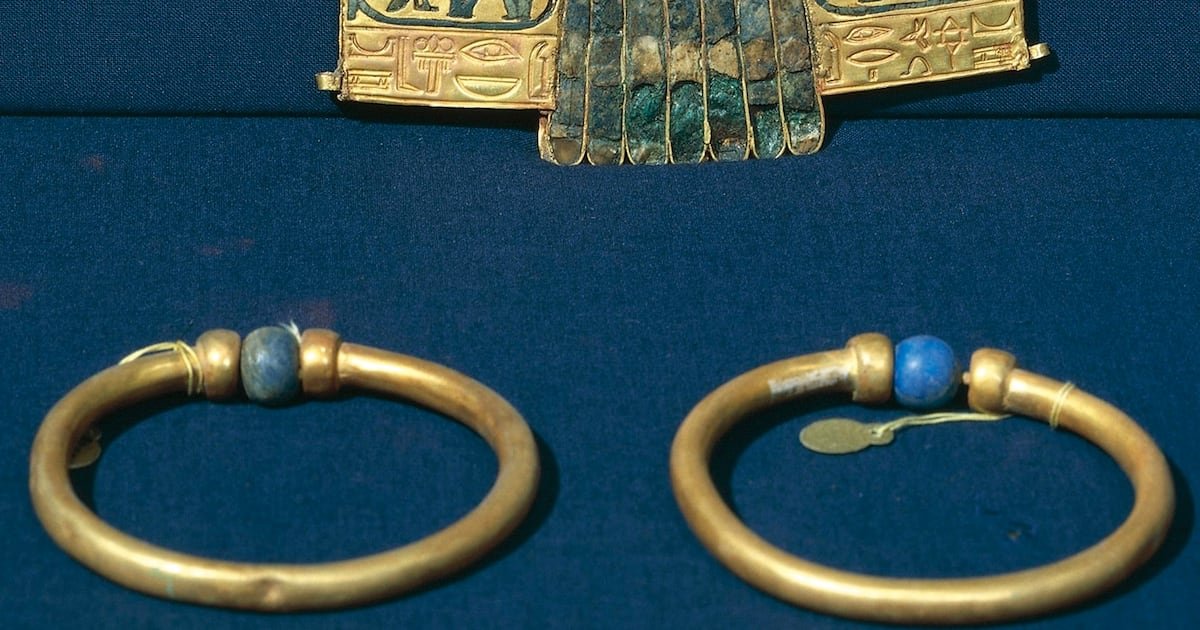 egypt says stolen pharaohs bracelet sold for us244k2c melted down