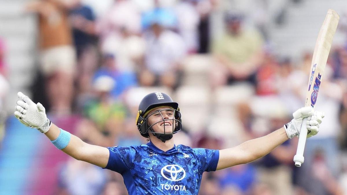 England sets world one-day record with 342-run victory against Proteas