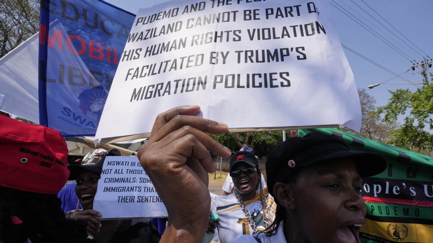 eswatini activists protest us deportations in south africa