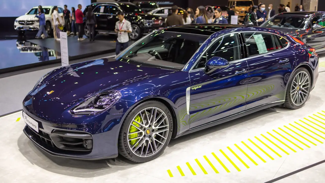 freebies from germans3a porsche to replace parts in two models for free