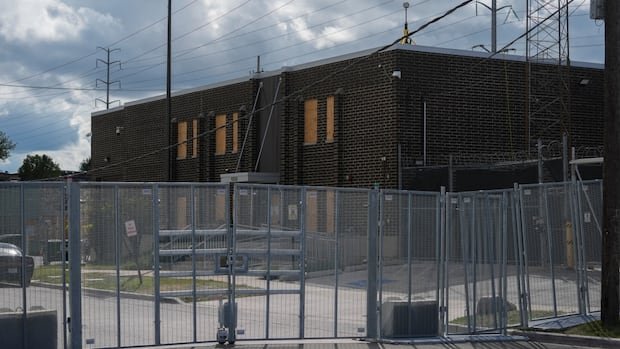 Hundreds of Iranians to be Deported to Iran on U.S. Immigration Charges, Tehran Official States