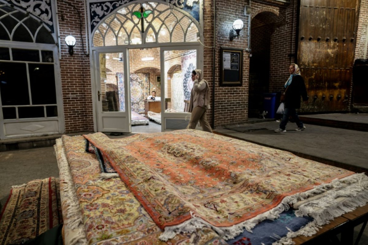 In Iran, Persian Carpets Face the Challenge of Sanctions