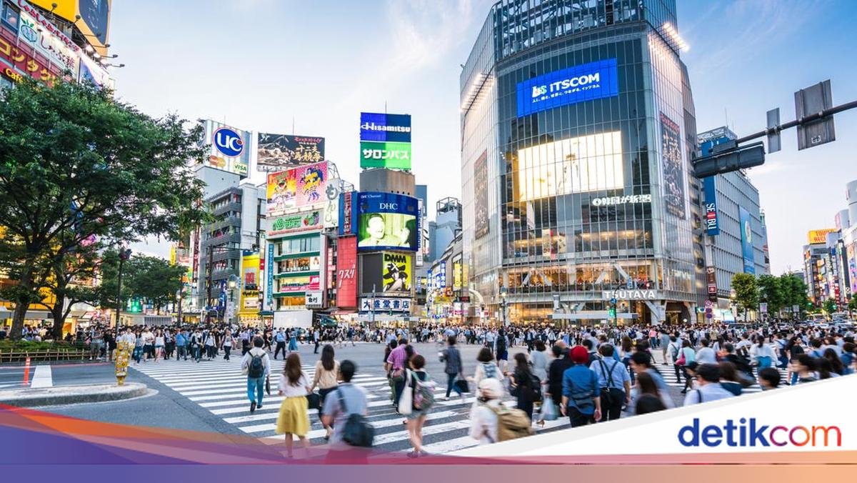 indonesian citizen arrested for stealing luxury bags worth rp 1 billion in japan