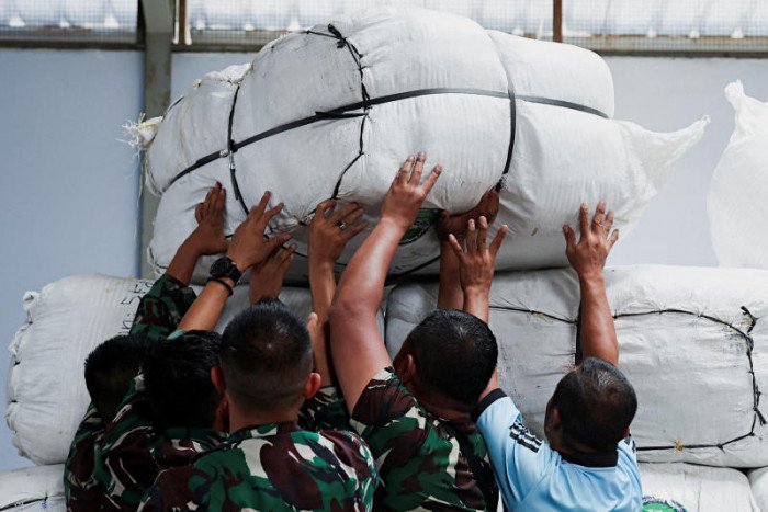 indonesian defense ministry places full page newspaper ad on militarys expanded role